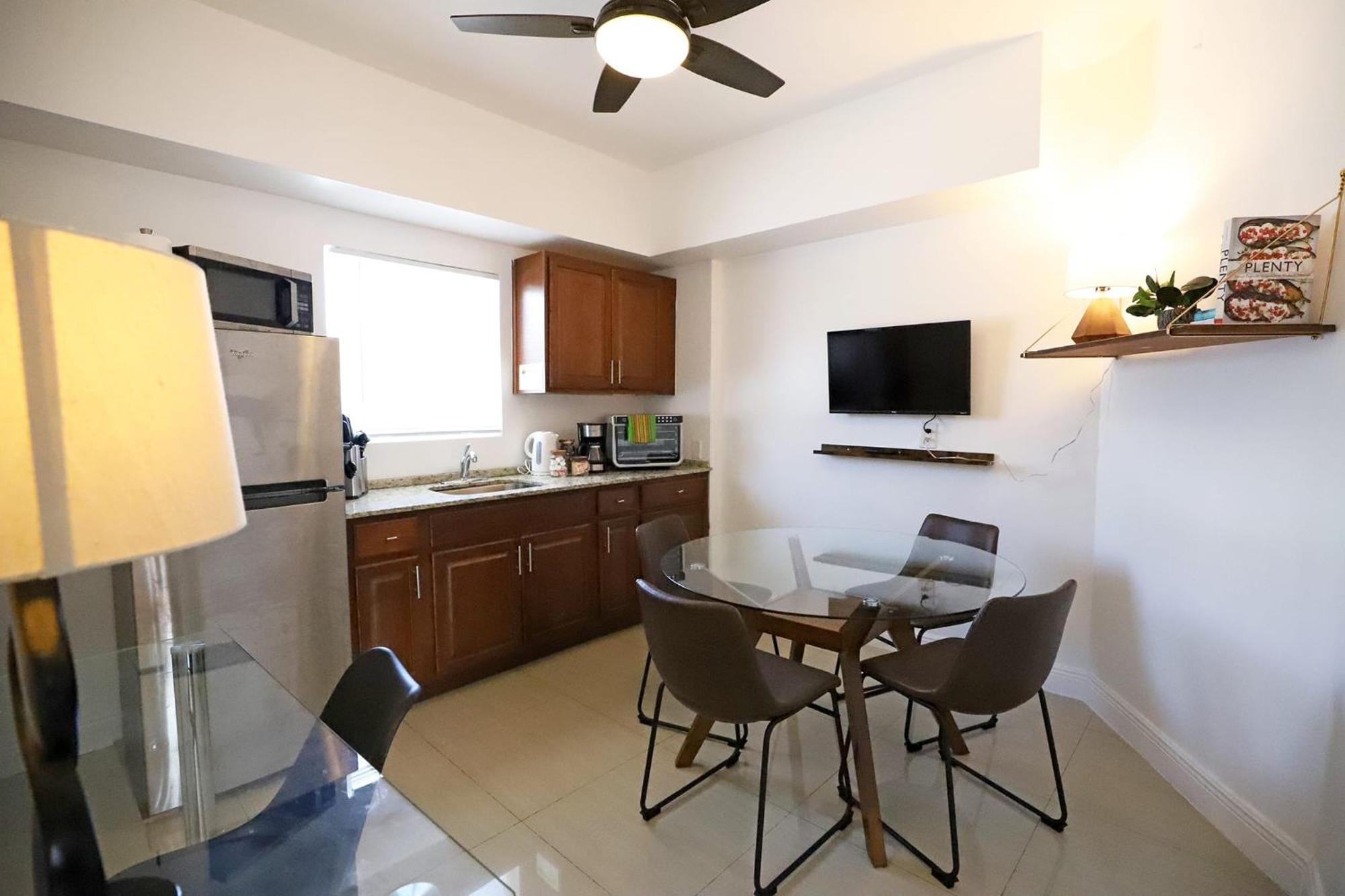 North Beach Steps To Sea Miami Apartment With Free Parking Family And Pet Friendly Miami Beach Eksteriør bilde