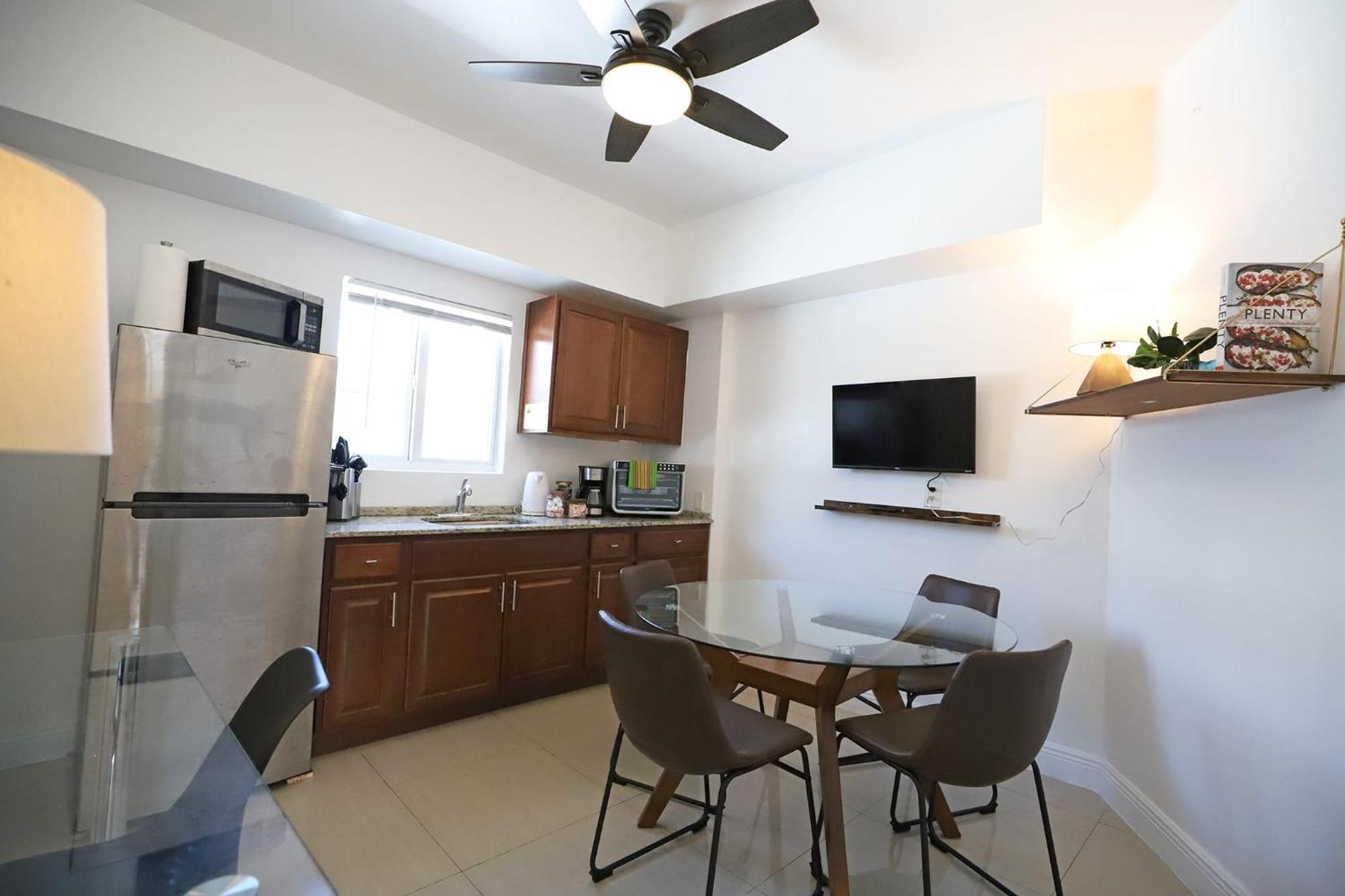 North Beach Steps To Sea Miami Apartment With Free Parking Family And Pet Friendly Miami Beach Eksteriør bilde